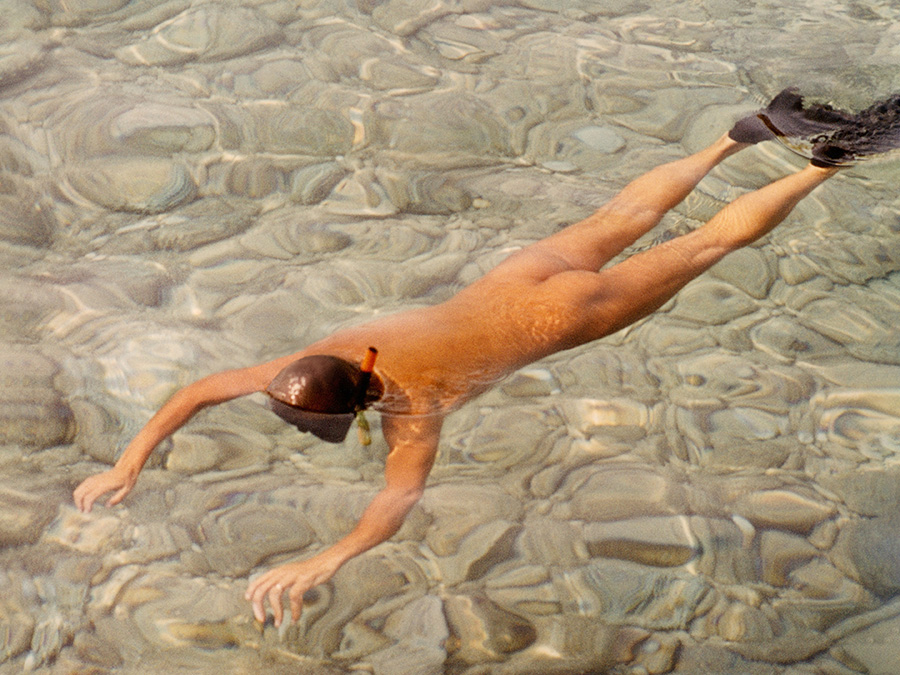 Naturismus - nackter Mann in freier Natur